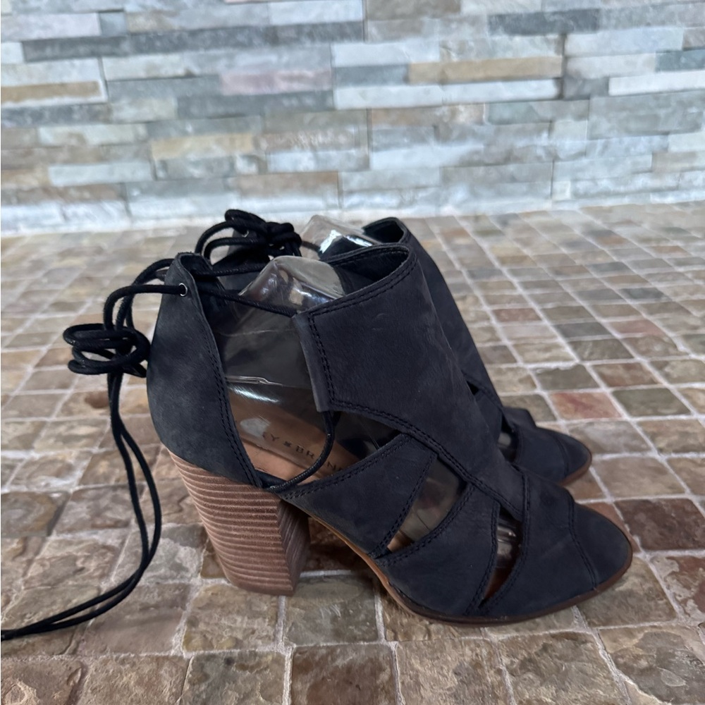 Lucky brand Elegant Black Heeled Sandals
